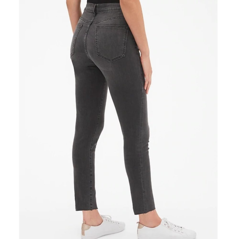 NWT Dark Gray Gap Jeans *Size 27*